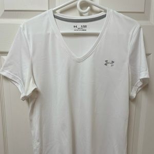 Women’s Under Armour v-neck shirt